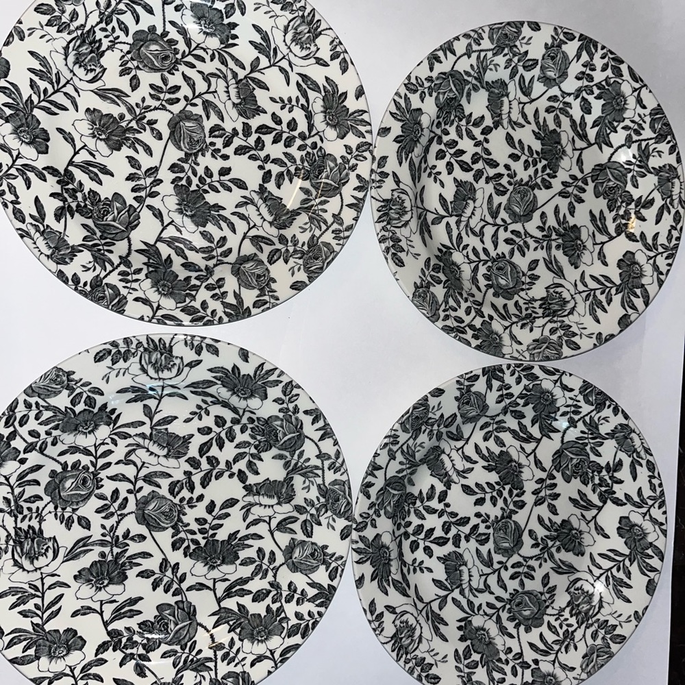 Churchill Black And White Peony Dinner Plates (Set Of 4).